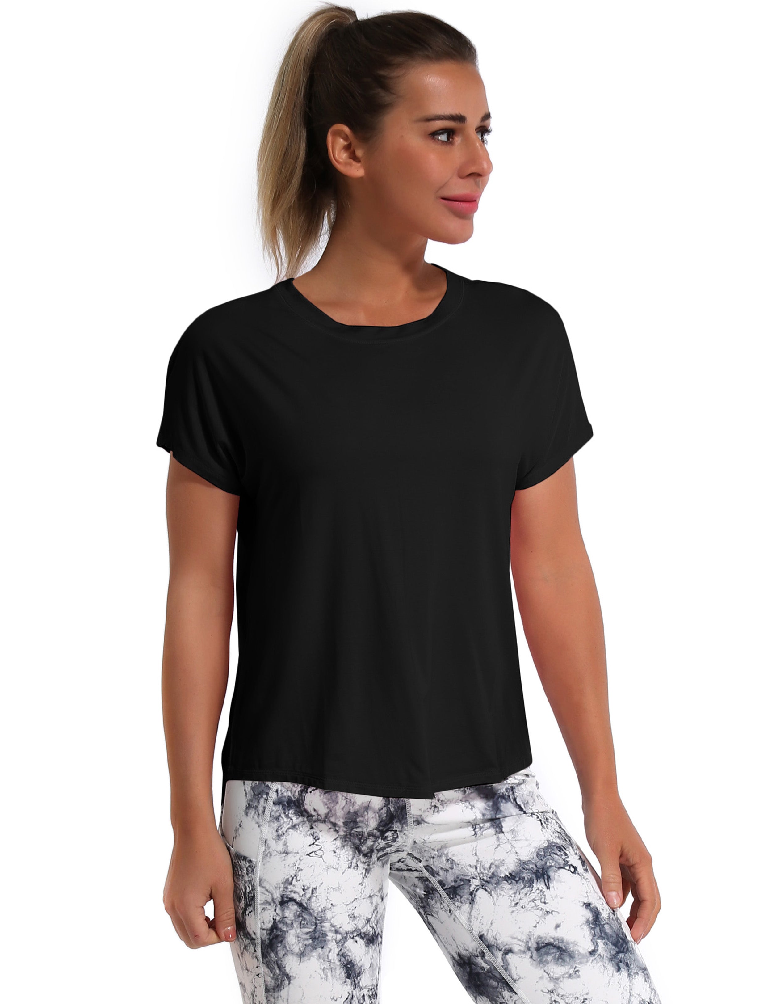 Hip Length Short Sleeve Shirt black 93%Modal/7%Spandex Designed for Pilates Classic Fit, Hip Length An easy fit that floats away from your body Sits below the waistband for moderate, everyday coverage Lightweight, elastic, strong fabric for moisture absorption and perspiration, sports and fitness clothing.