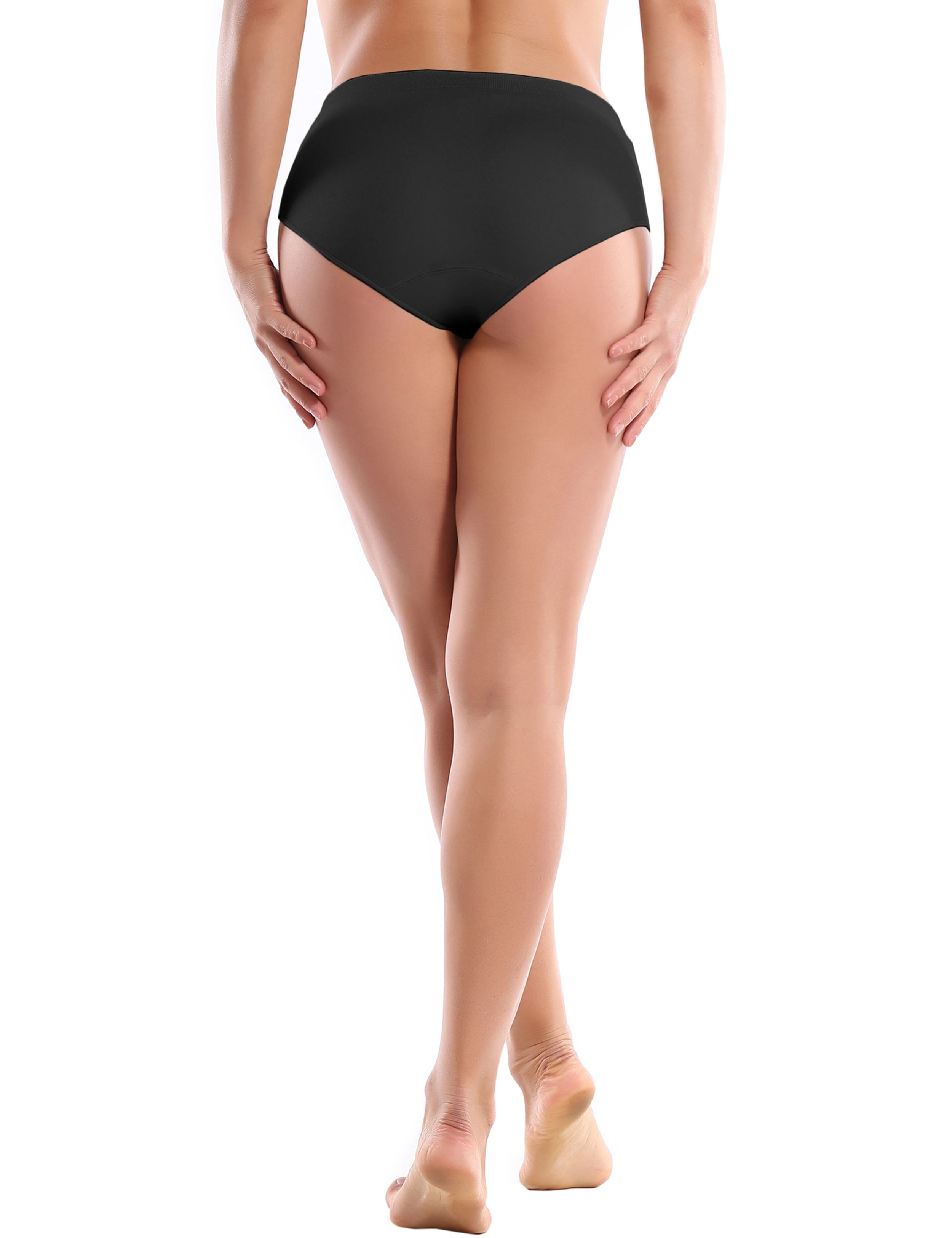 Seamless Sport Bikini Panties black Sleek, smooth and streamlined: designed in our extra-soft knit material, this seamless thong embraces everyday comfort. Here with an allover heathered effect. Weave threads one by one High elasticity Softest-ever fabric Unsealed Comfortable No back coverage Machine wash.