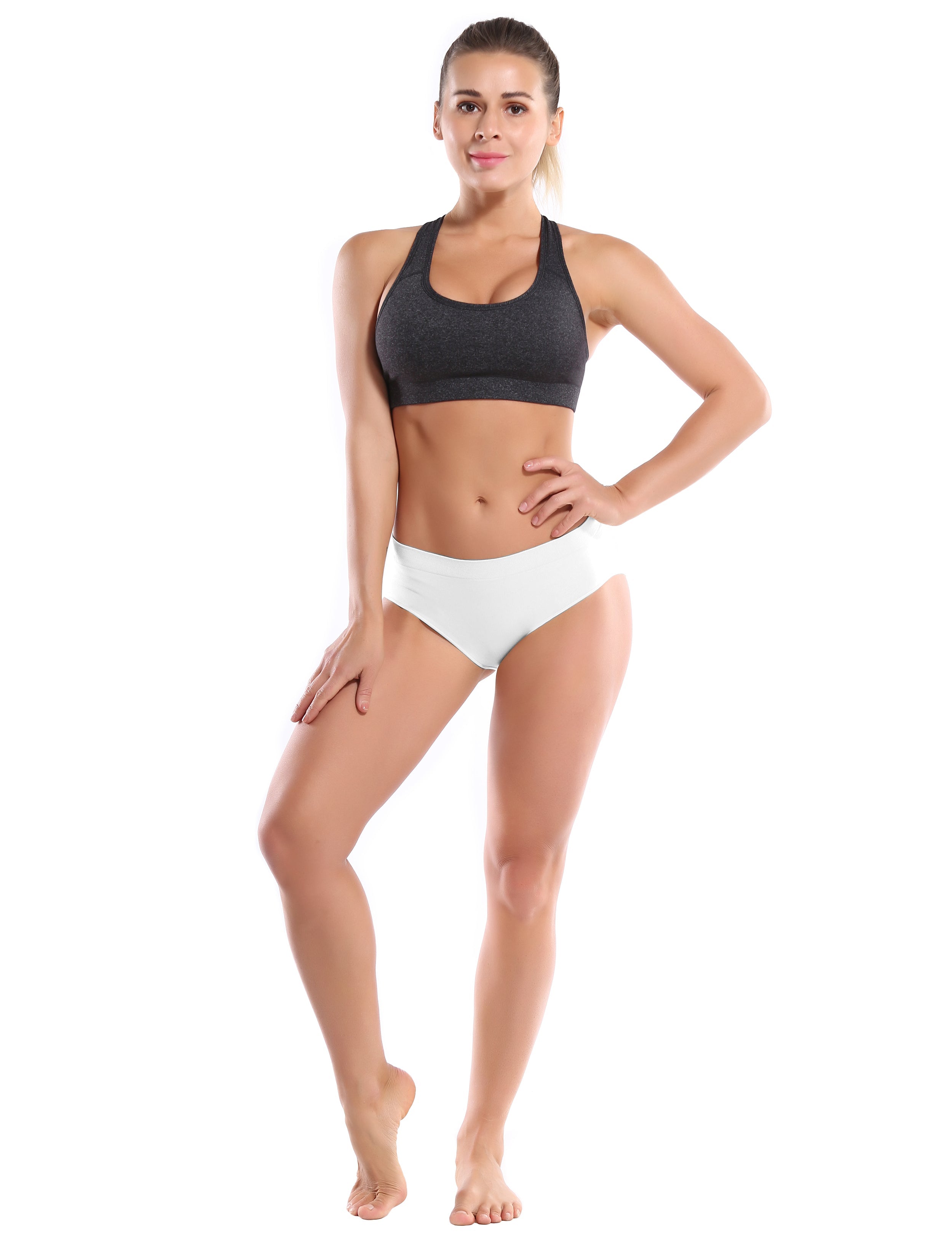 Seamless Sport Bikini Panties white Sleek, smooth and streamlined: designed in our extra-soft knit material, this seamless thong embraces everyday comfort. Here with an allover heathered effect. Weave threads one by one High elasticity Softest-ever fabric Unsealed Comfortable No back coverage Machine wash.