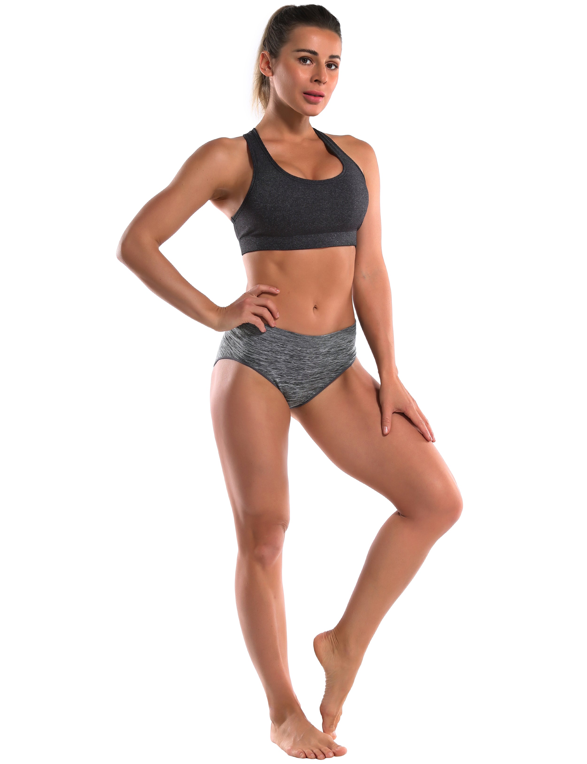 Seamless Sport Bikini Panties heathercharcoal Sleek, smooth and streamlined: designed in our extra-soft knit material, this seamless thong embraces everyday comfort. Here with an allover heathered effect. Weave threads one by one High elasticity Softest-ever fabric Unsealed Comfortable No back coverage Machine wash.