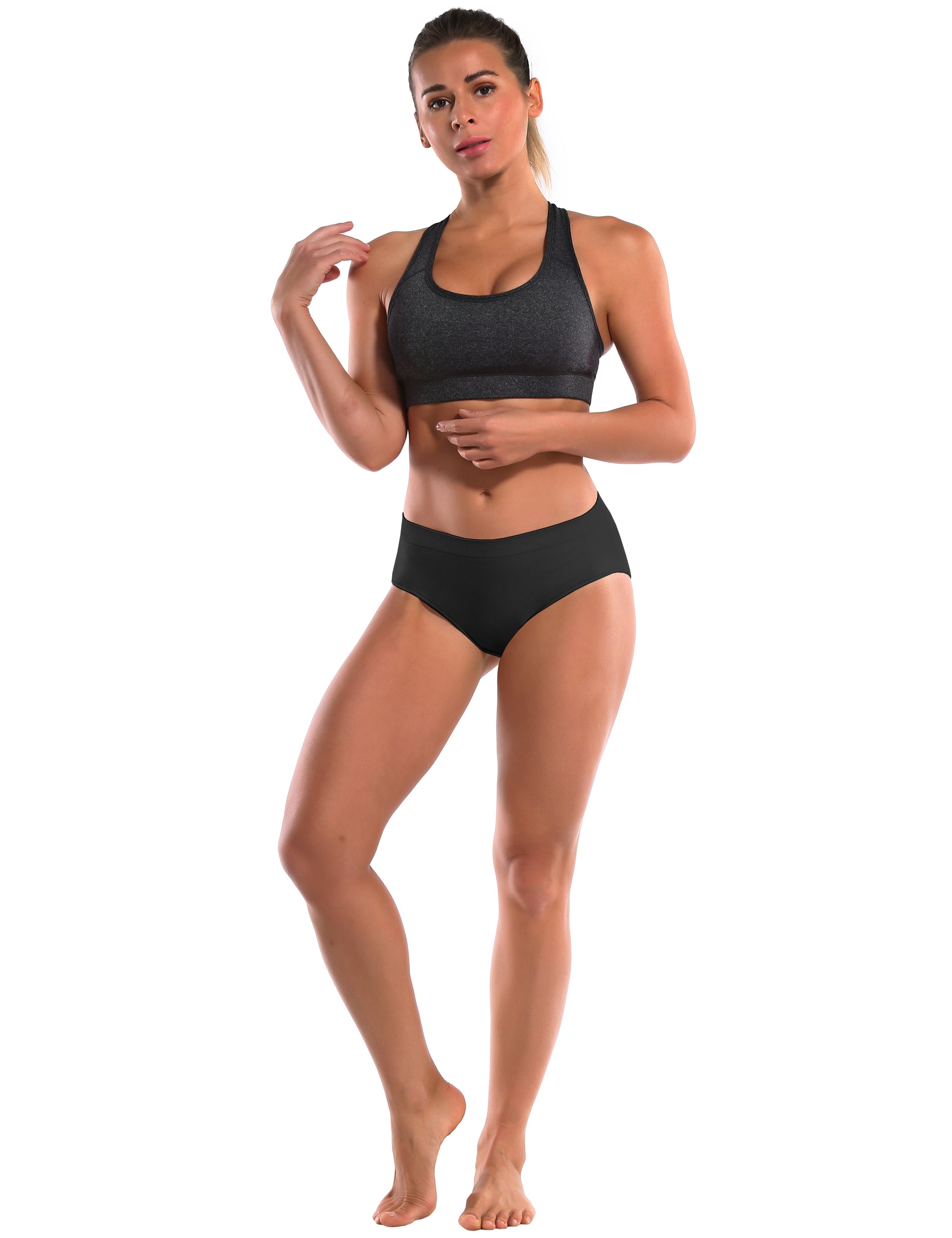 Seamless Sport Bikini Panties black Sleek, smooth and streamlined: designed in our extra-soft knit material, this seamless thong embraces everyday comfort. Here with an allover heathered effect. Weave threads one by one High elasticity Softest-ever fabric Unsealed Comfortable No back coverage Machine wash.