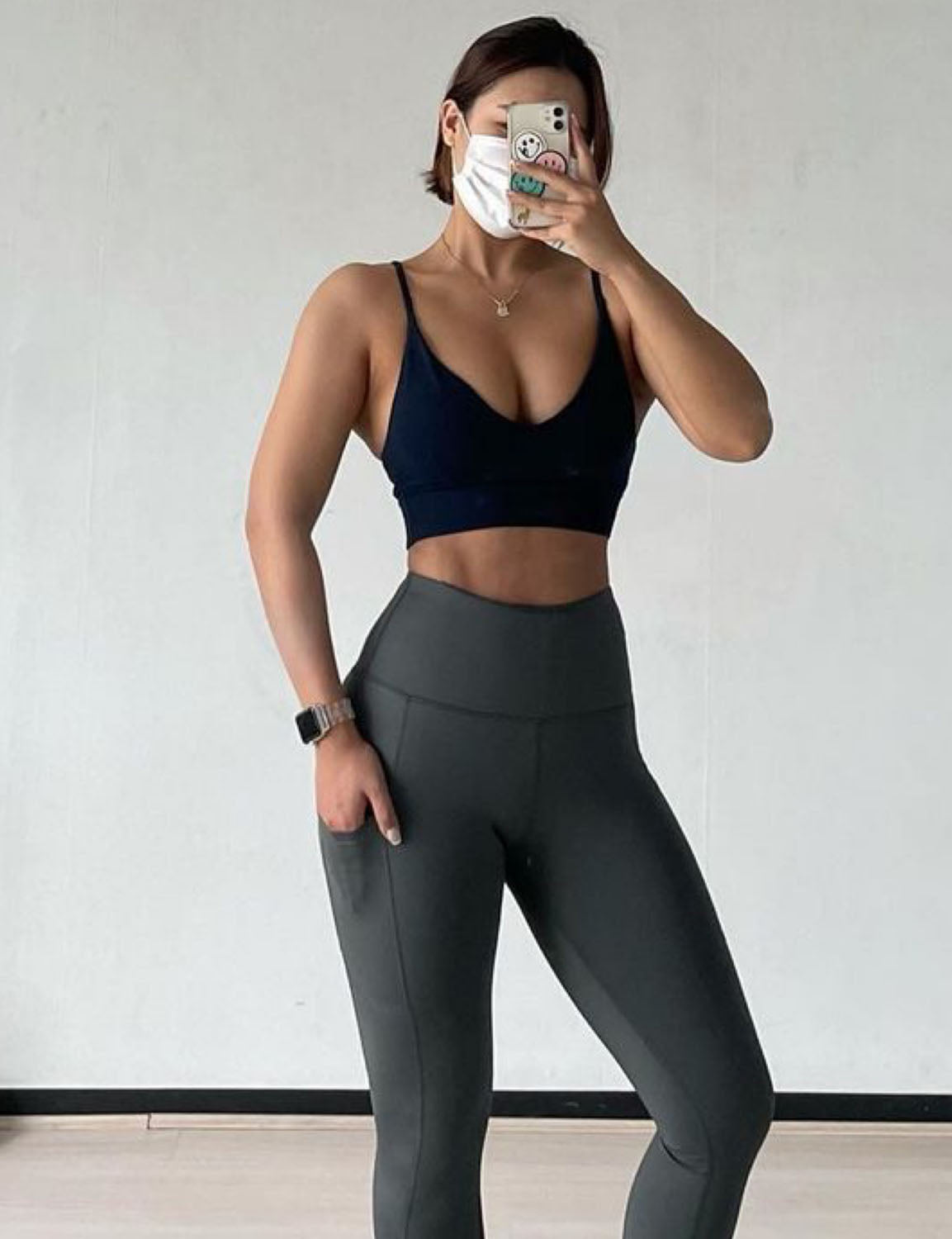 Hip Line Side Pockets Gym Pants shadowcharcoal Sexy Hip Line Side Pockets 75%Nylon/25%Spandex Fabric doesn't attract lint easily 4-way stretch No see-through Moisture-wicking Tummy control Inner pocket Two lengths
