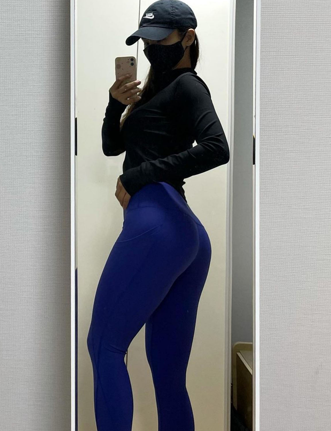 High Waist Side Pockets Running Pants navy 75% Nylon, 25% Spandex Fabric doesn't attract lint easily 4-way stretch No see-through Moisture-wicking Tummy control Inner pocket
