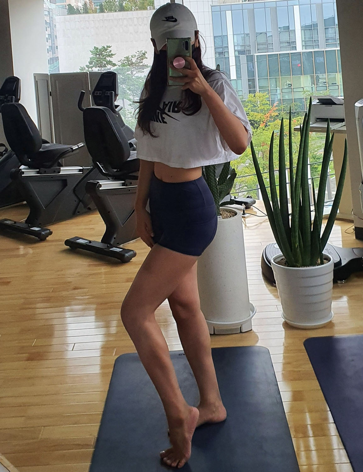 2.5" Side Pockets Biking Shorts darknavy Sleek, soft, smooth and totally comfortable: our newest sexy style is here. Softest-ever fabric High elasticity High density 4-way stretch Fabric doesn't attract lint easily No see-through Moisture-wicking Machine wash 78% Polyester, 22% Spandex