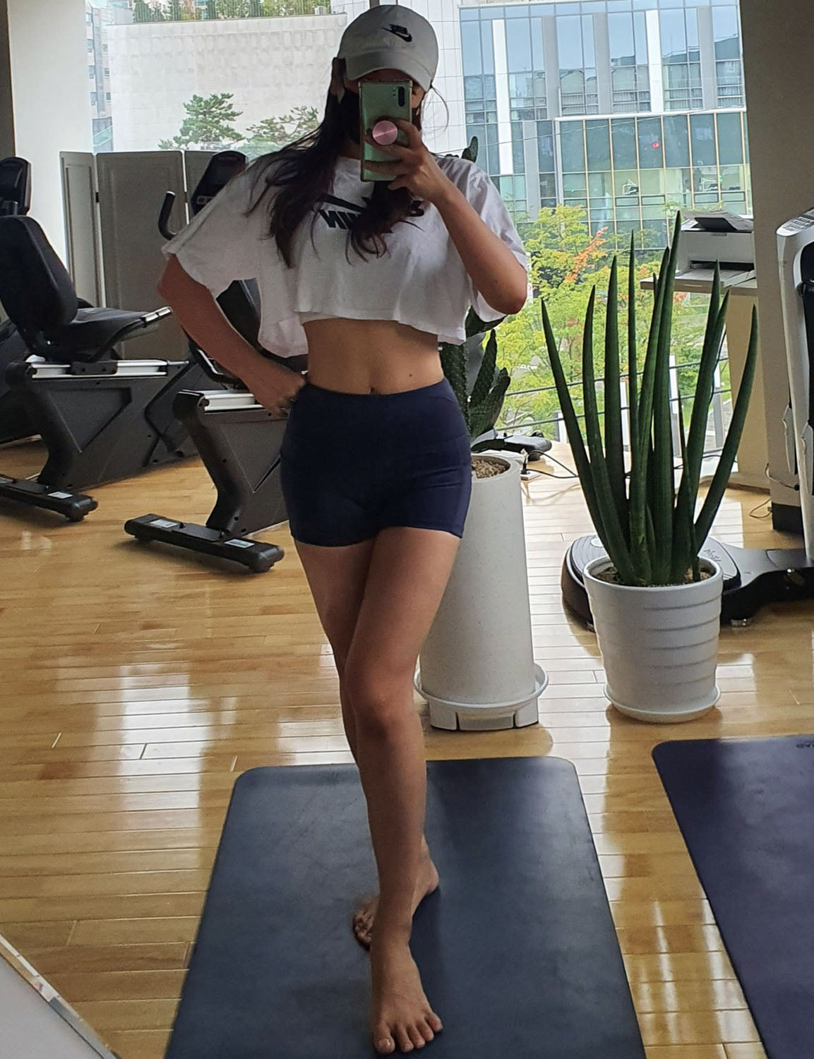 2.5" Side Pockets Biking Shorts darknavy Sleek, soft, smooth and totally comfortable: our newest sexy style is here. Softest-ever fabric High elasticity High density 4-way stretch Fabric doesn't attract lint easily No see-through Moisture-wicking Machine wash 78% Polyester, 22% Spandex