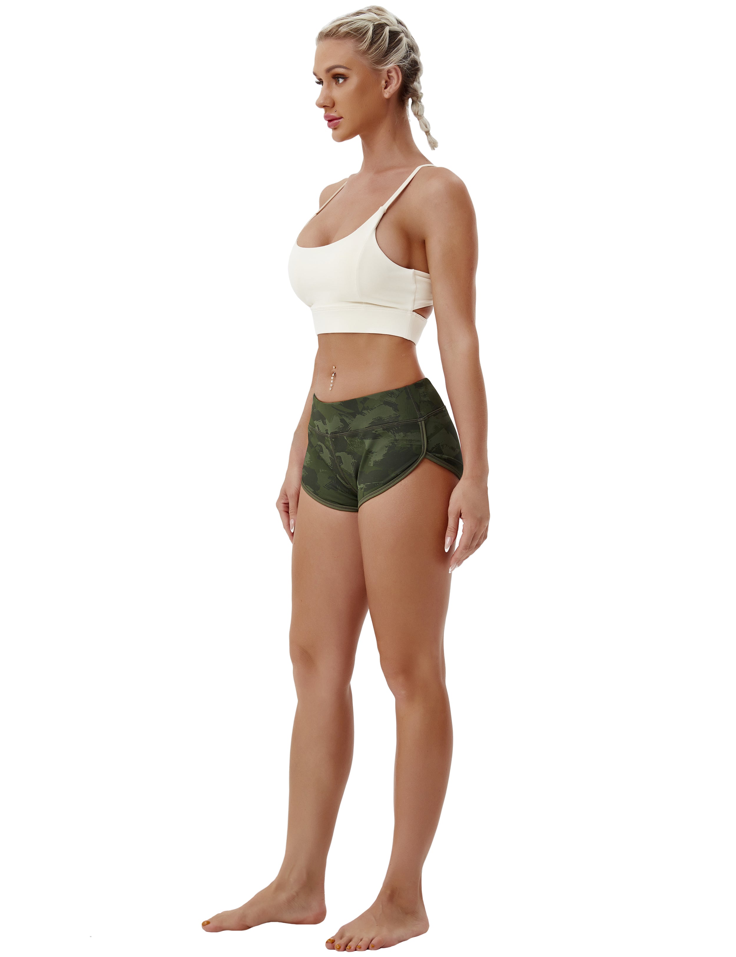 Printed Booty Biking Shorts green brushcamo Sleek, soft, smooth and totally comfortable: our newest sexy style is here. Softest-ever fabric High elasticity High density 4-way stretch Fabric doesn't attract lint easily No see-through Moisture-wicking Machine wash 78% Polyester, 22% Spandex