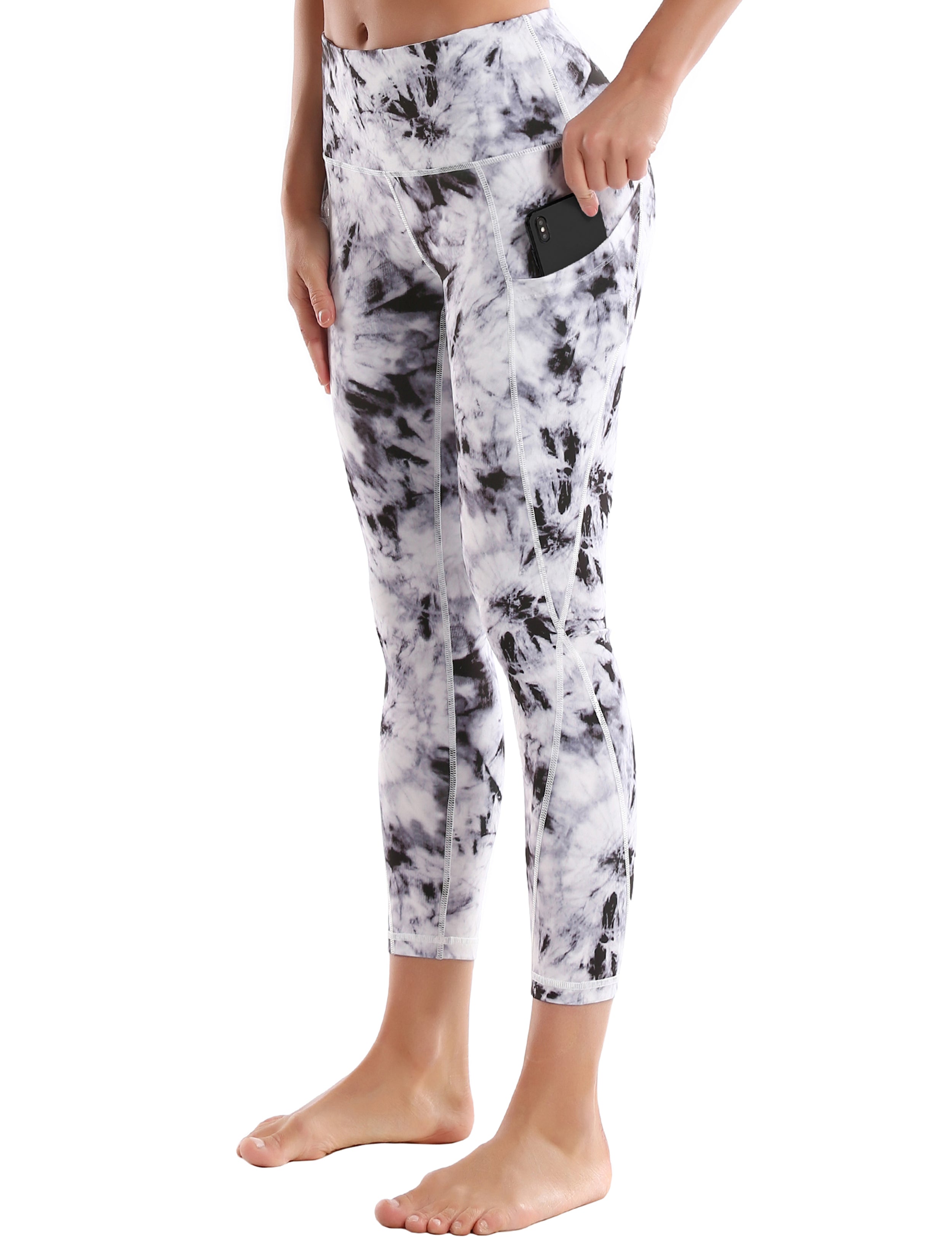 22" Printed Side Pockets Capris black dandelion_Pilates