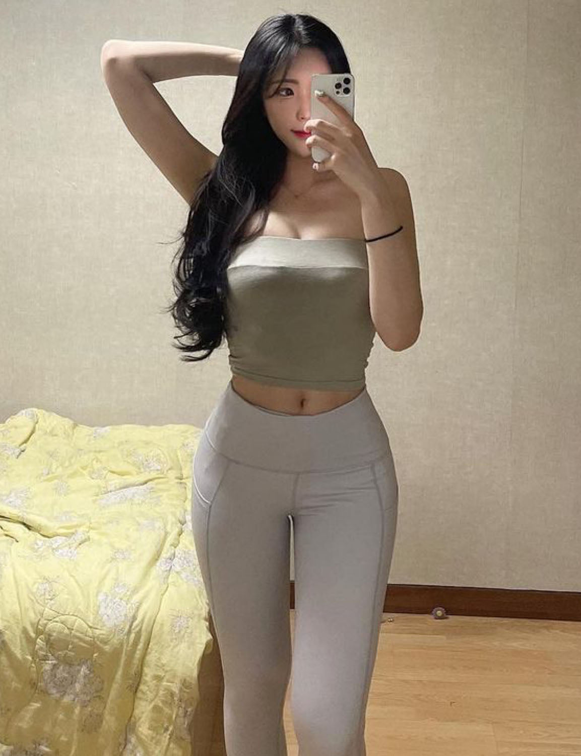 High Waist Side Pockets yogastudio Pants lightgray 75% Nylon, 25% Spandex Fabric doesn't attract lint easily 4-way stretch No see-through Moisture-wicking Tummy control Inner pocket