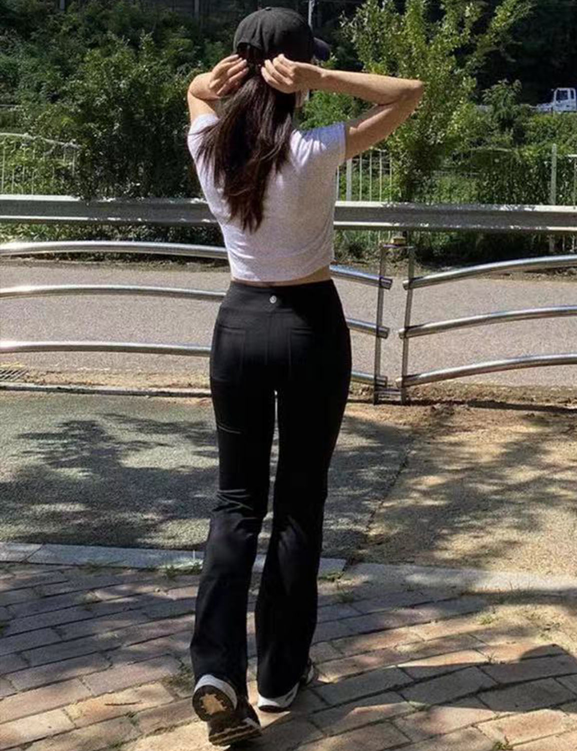 4 Pockets Bootcut Leggings black 75%Nylon/25%Spandex Fabric doesn't attract lint easily 4-way stretch No see-through Moisture-wicking Inner pocket Four lengths
