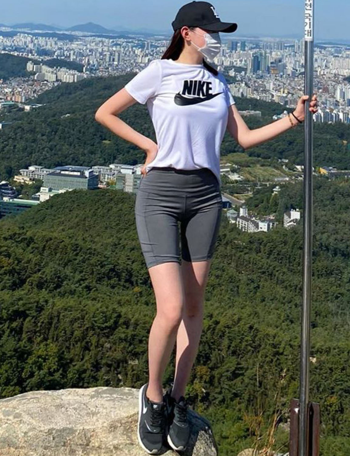 8" Side Pockets Biking Shorts shadowcharcoal Sleek, soft, smooth and totally comfortable: our newest style is here. Softest-ever fabric High elasticity High density 4-way stretch Fabric doesn't attract lint easily No see-through Moisture-wicking Machine wash 75% Nylon, 25% Spandex