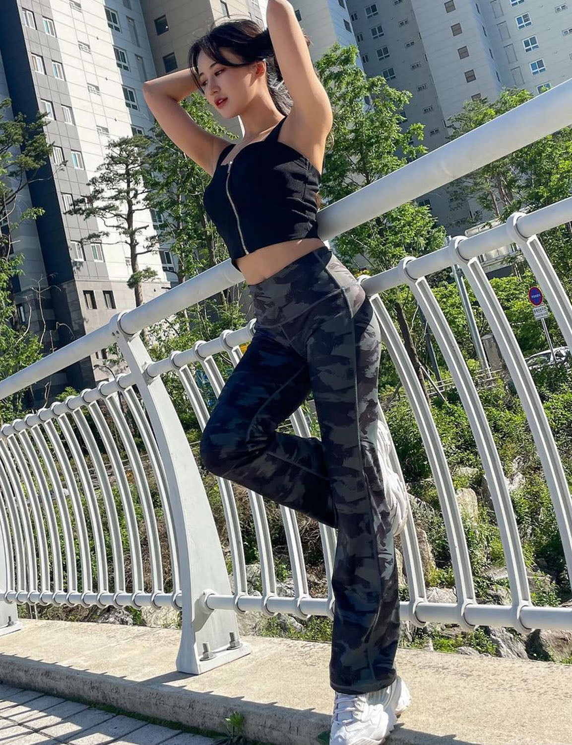 High Waist Printed Bootcut Leggings dimgray brushcamo 78%Polyester/22%Spandex Fabric doesn't attract lint easily 4-way stretch No see-through Moisture-wicking Tummy control Inner pocket Five lengths